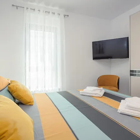 Appartement Luton à Banjole Extérieur photo